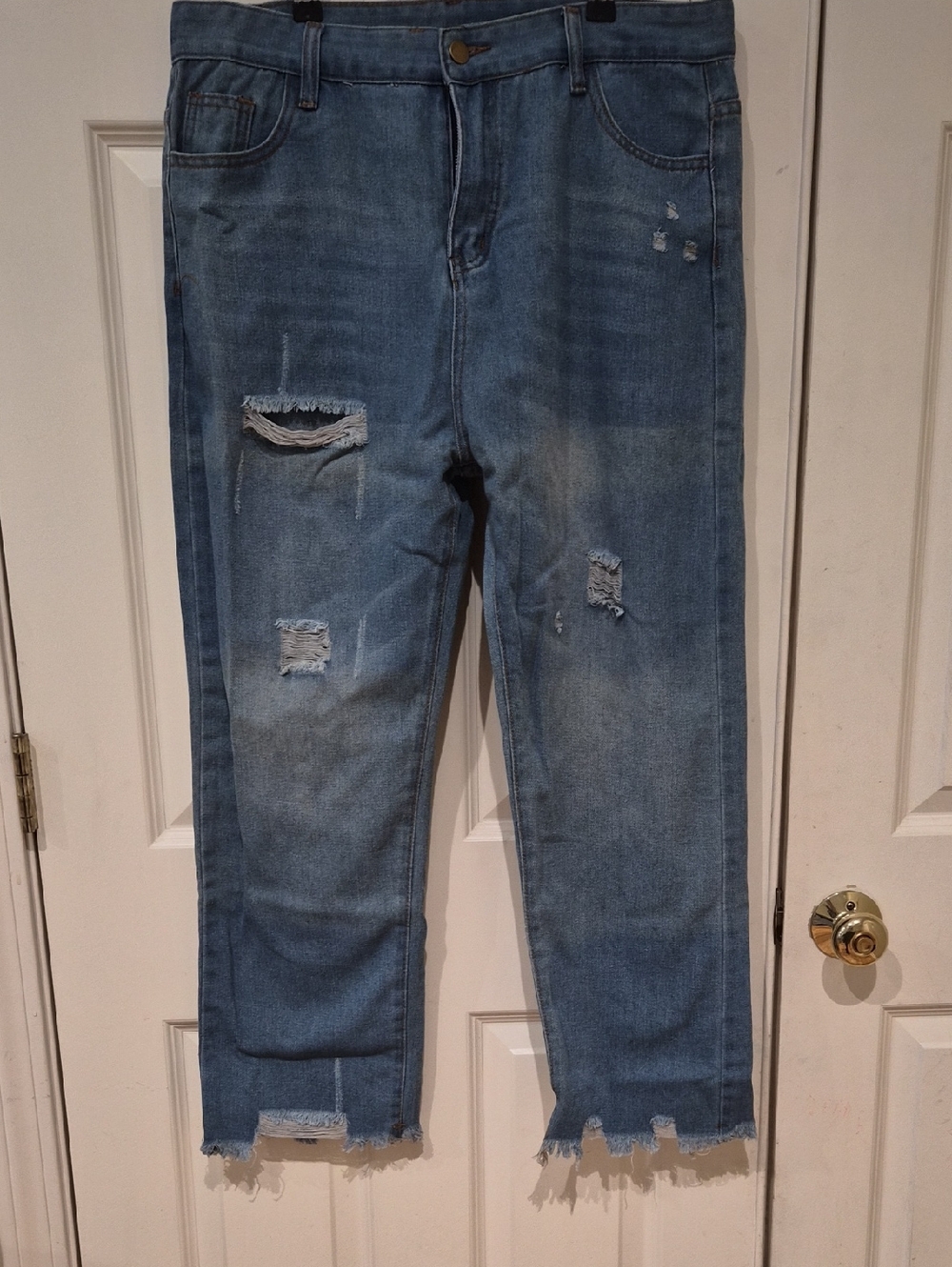 Amazon Women's Light Blue Distressed Cropped Jeans
